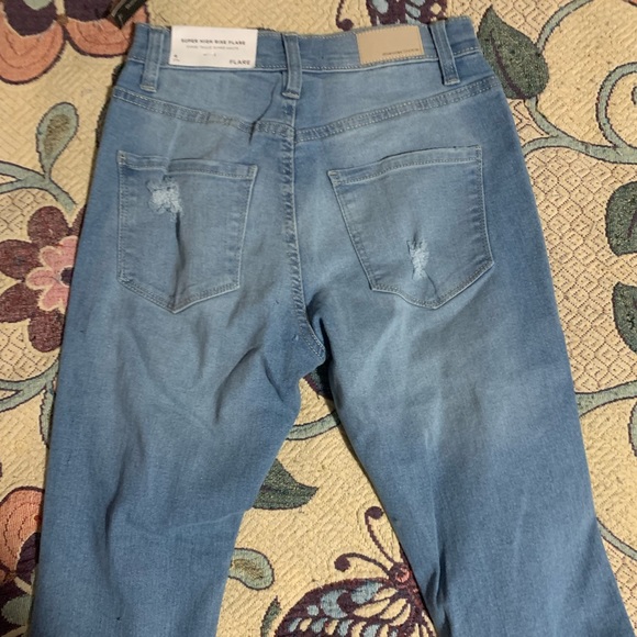 NWT flared jeans - Picture 8 of 8